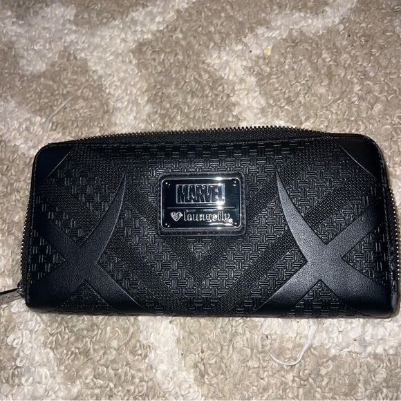 LoungeFly Marvel wallet - Picture 1 of 5